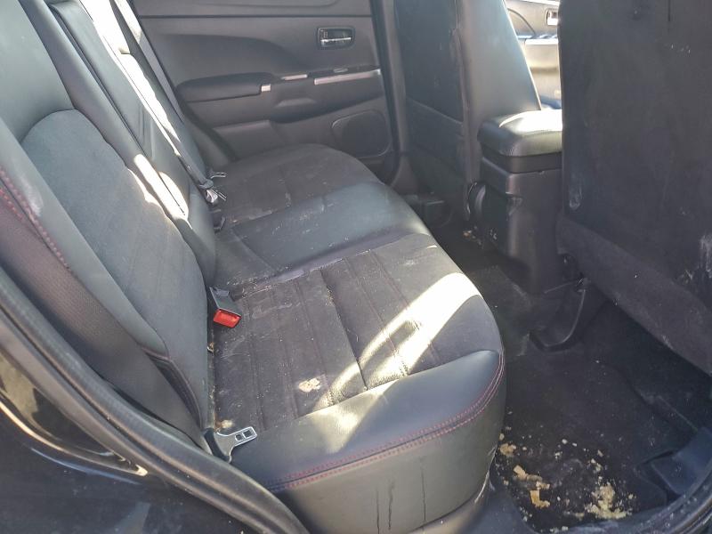 Фото 11 - MITSUBISHI OUTLANDER