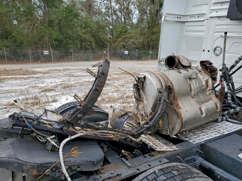 Фото 11 - VOLVO VN