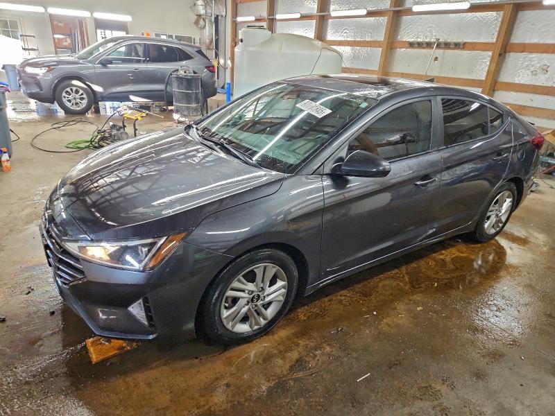 Фото 1 - HYUNDAI ELANTRA