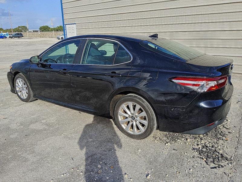 Фото 2 - TOYOTA CAMRY