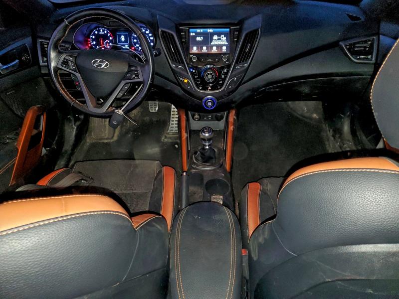 Фото 8 - HYUNDAI VELOSTER