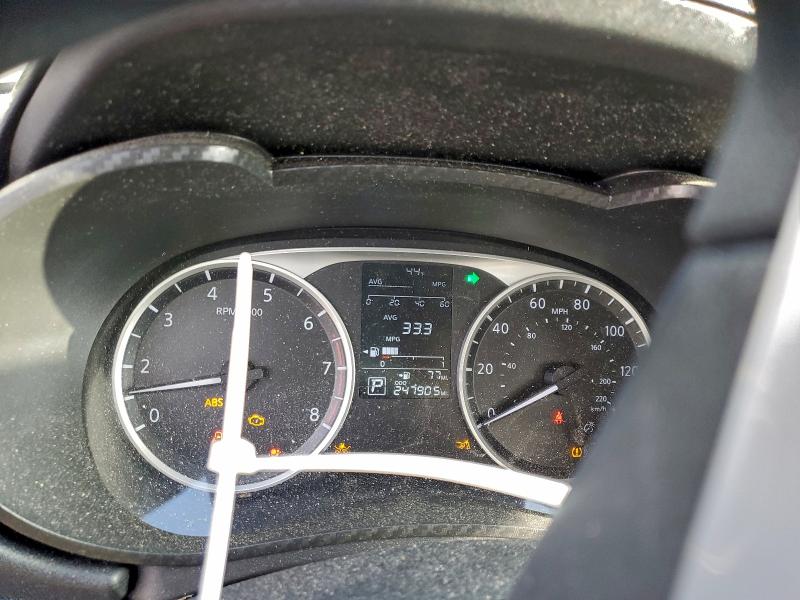 Фото 9 - NISSAN VERSA