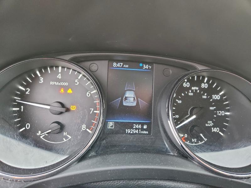 Фото 9 - NISSAN ROGUE