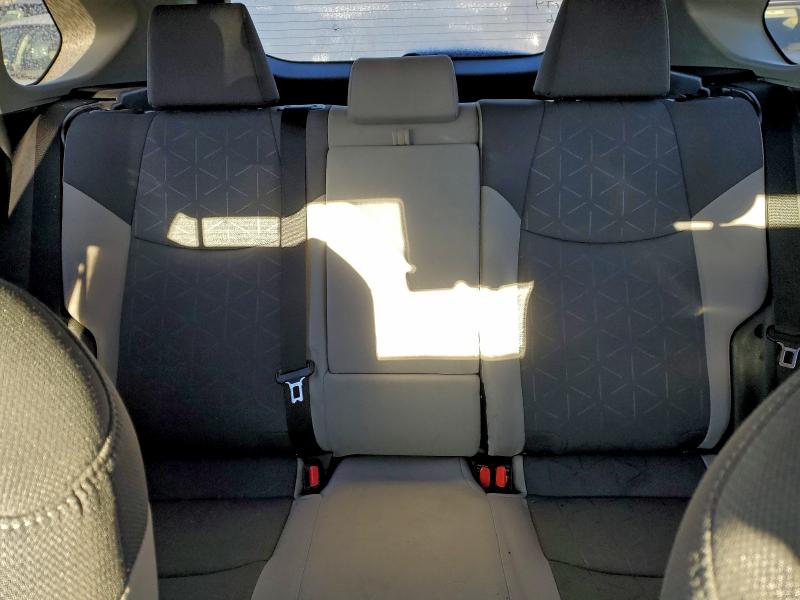 Фото 10 - TOYOTA RAV4