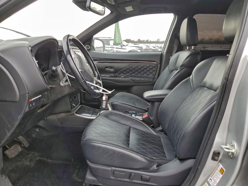 Фото 7 - MITSUBISHI OUTLANDER