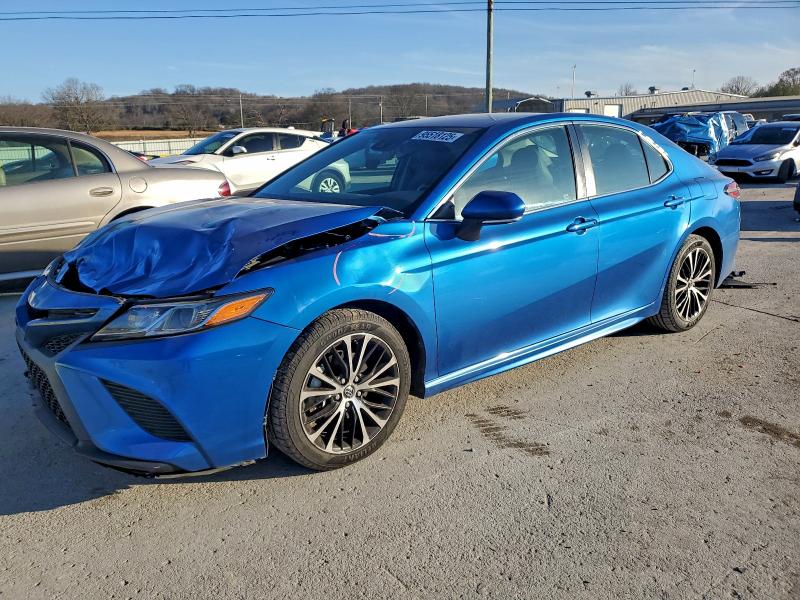 Фото 1 - TOYOTA CAMRY