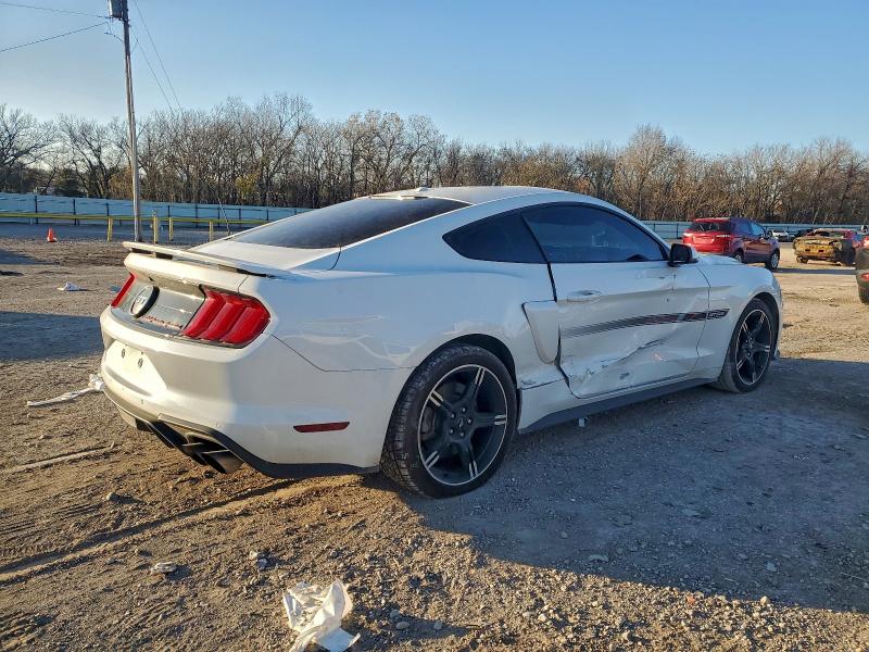 Фото 3 - FORD MUSTANG