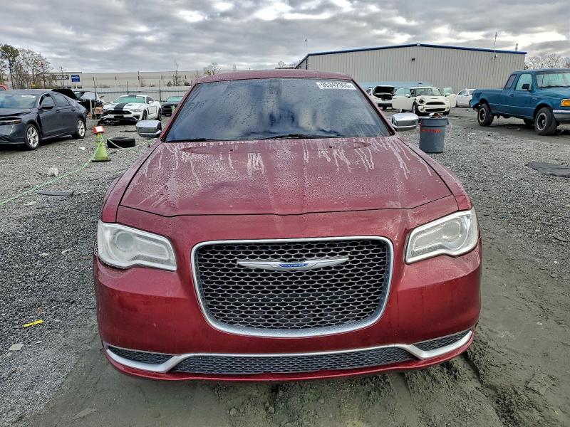 Фото 5 - CHRYSLER 300