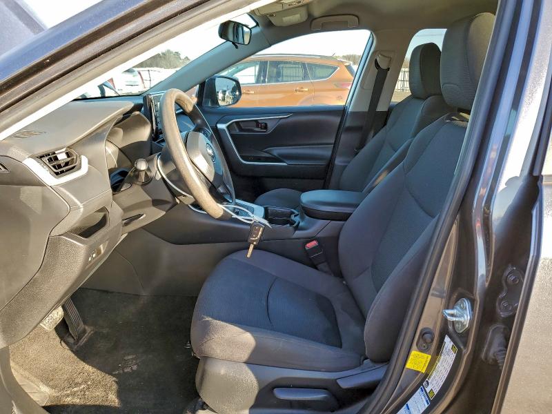 Фото 7 - TOYOTA RAV4