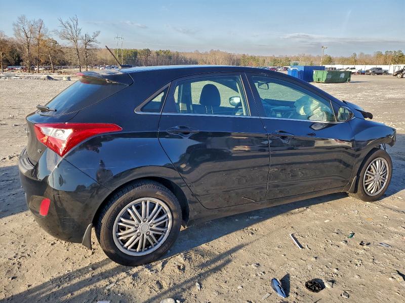 Фото 3 - HYUNDAI ELANTRA