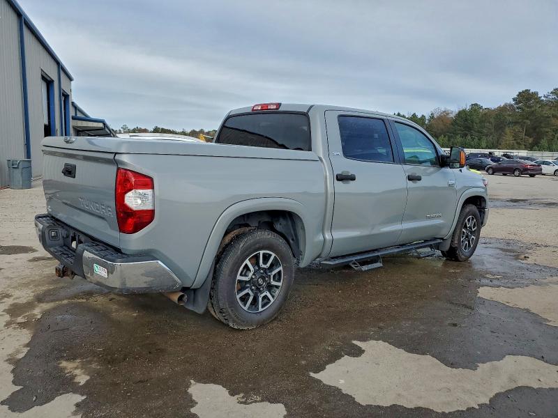 Фото 3 - TOYOTA TUNDRA