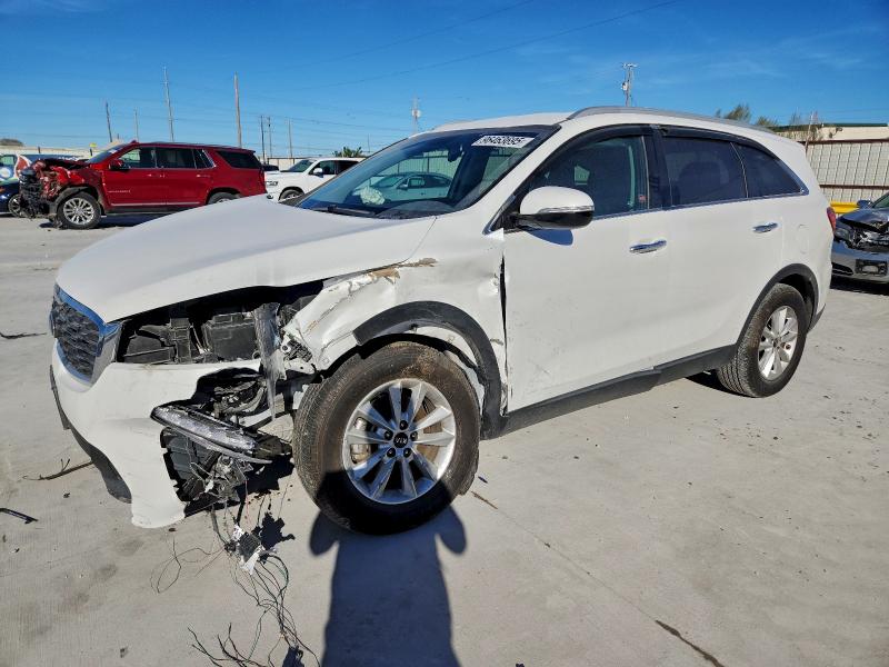 Фото 1 - KIA SORENTO