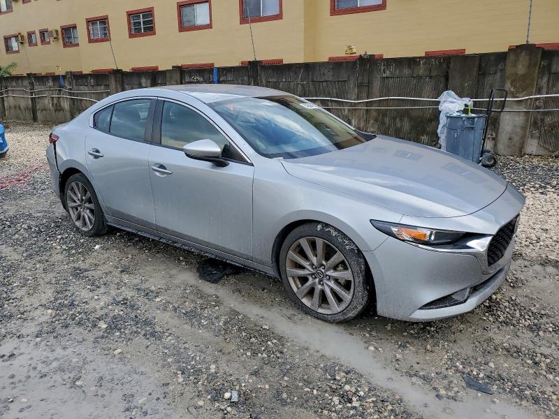 Фото 4 - MAZDA 3