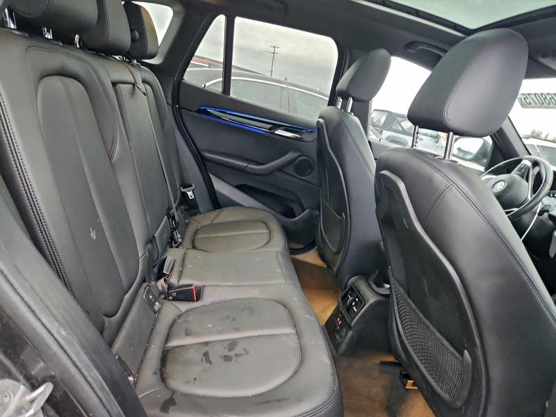 Фото 11 - BMW X1