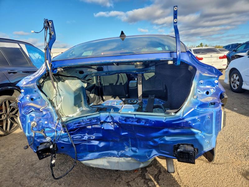 Фото 6 - HYUNDAI ELANTRA