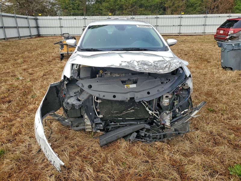 Фото 5 - CHRYSLER 200
