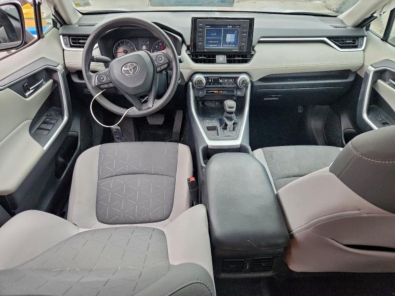 Фото 8 - TOYOTA RAV4