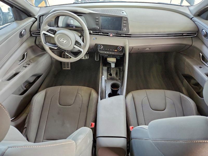 Фото 8 - HYUNDAI ELANTRA