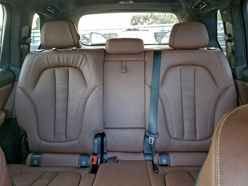 Фото 10 - BMW X7