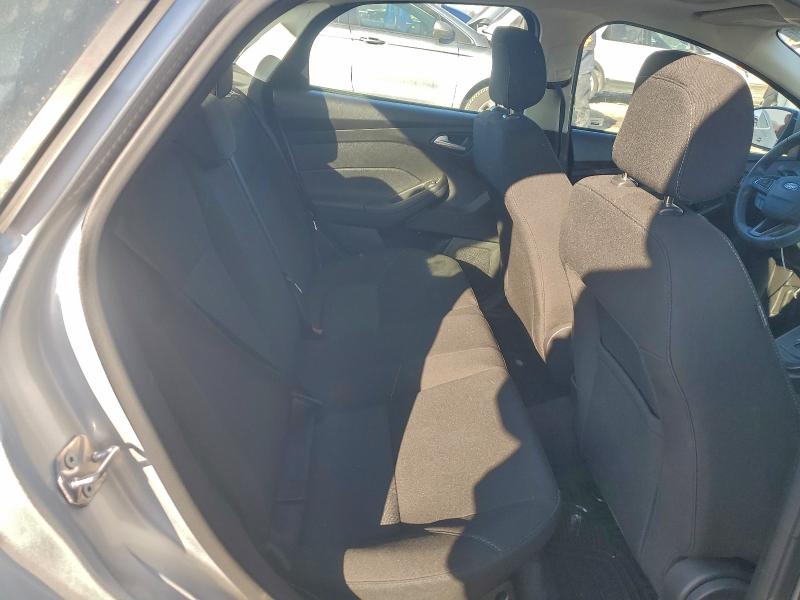 Фото 10 - FORD FOCUS