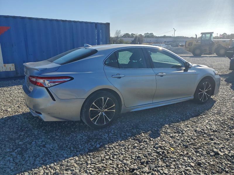 Фото 3 - TOYOTA CAMRY