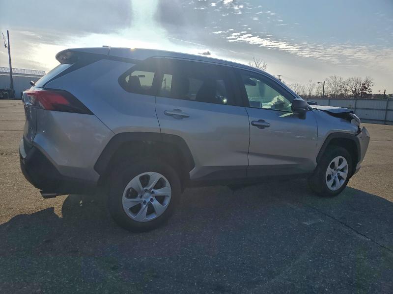 Фото 3 - TOYOTA RAV4