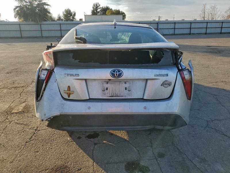 Фото 6 - TOYOTA PRIUS