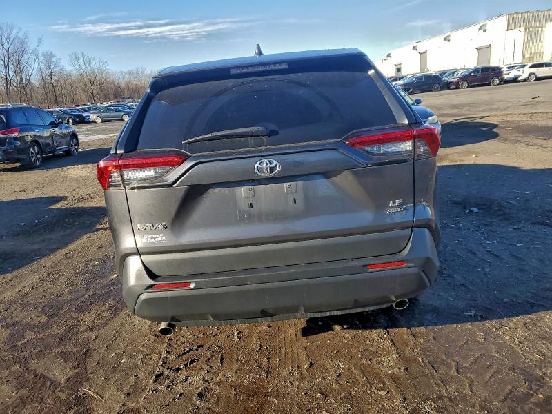 Фото 6 - TOYOTA RAV4