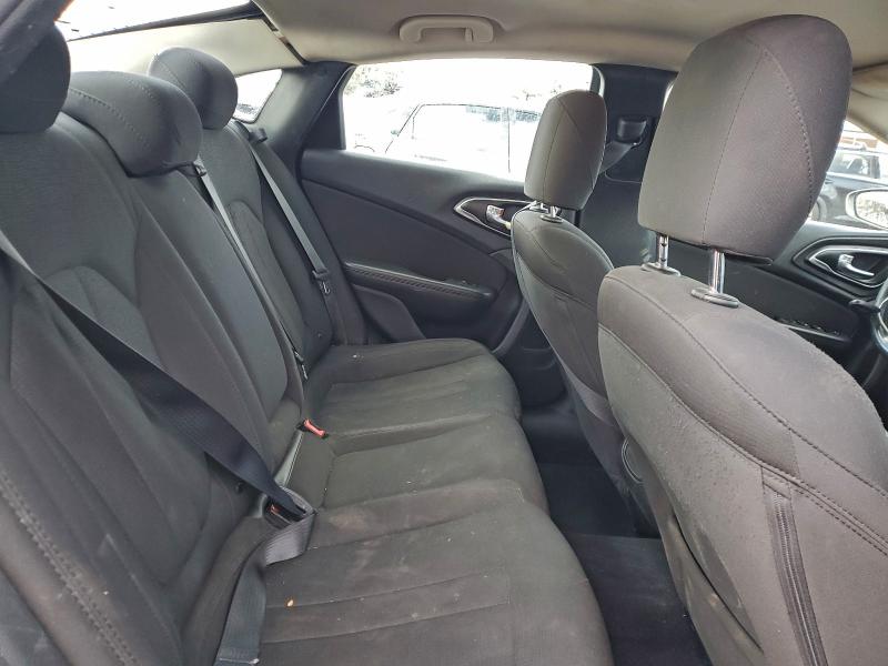 Фото 10 - CHRYSLER 200