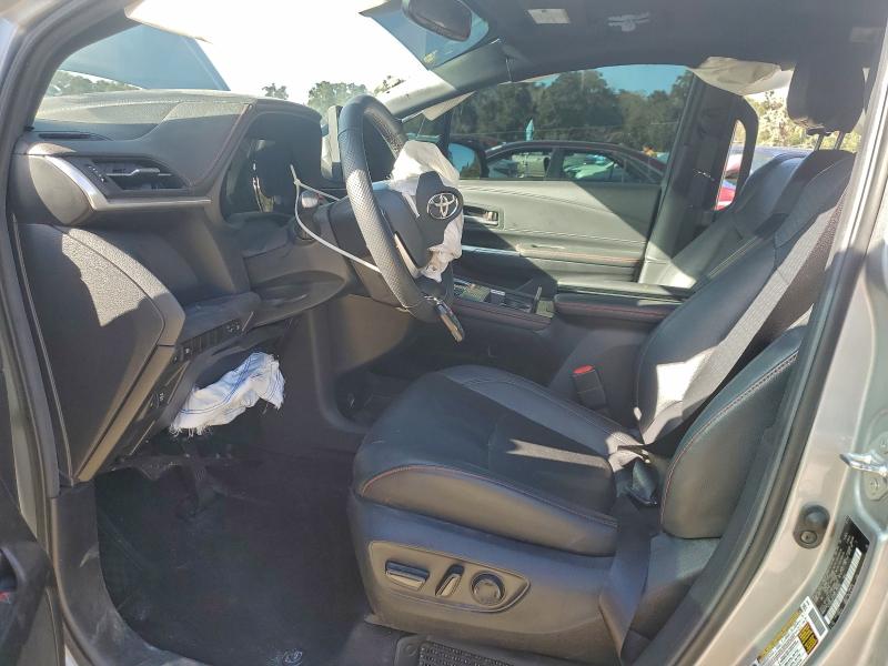 Фото 7 - TOYOTA SIENNA