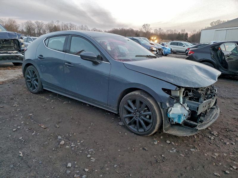 Фото 4 - MAZDA 3