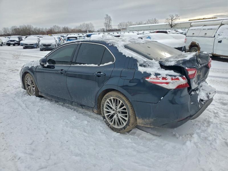 Фото 2 - TOYOTA CAMRY