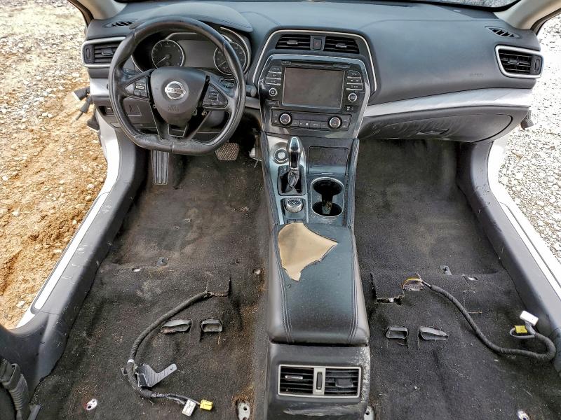 Фото 8 - NISSAN MAXIMA