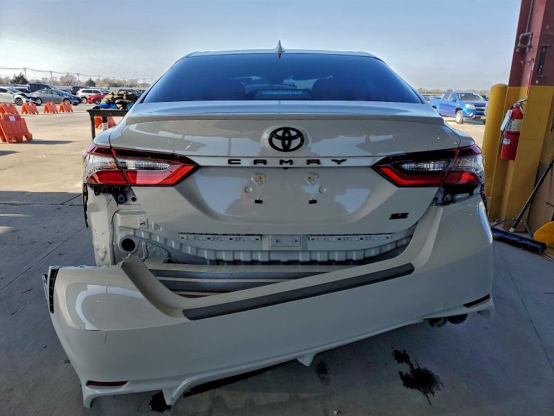 Фото 6 - TOYOTA CAMRY