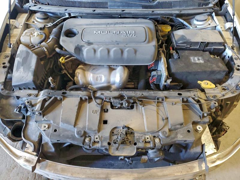 Фото 11 - CHRYSLER 200