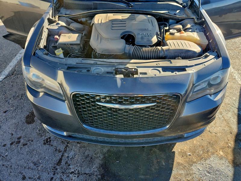 Фото 11 - CHRYSLER 300