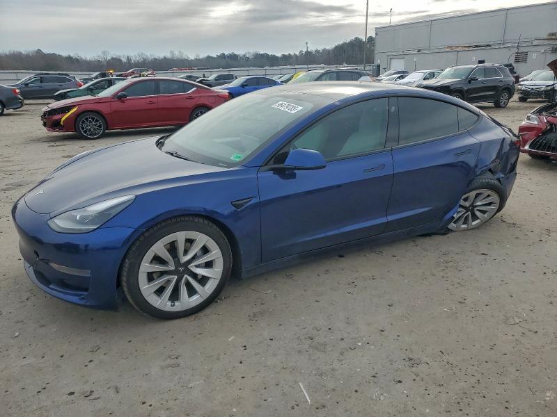 Фото 1 - TESLA MODEL 3