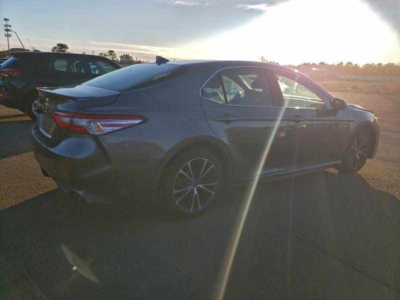 Фото 3 - TOYOTA CAMRY