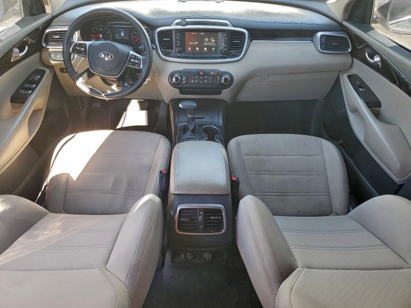 Фото 8 - KIA SORENTO