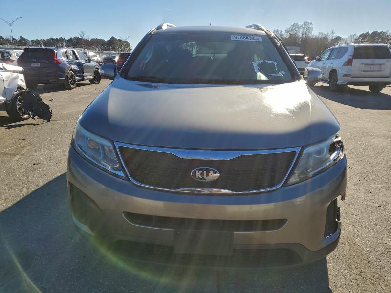 Фото 5 - KIA SORENTO