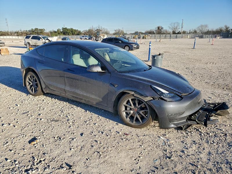 Фото 4 - TESLA MODEL 3