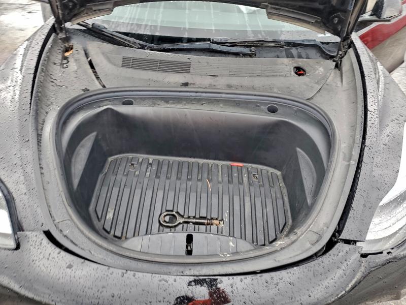 Фото 12 - TESLA MODEL 3