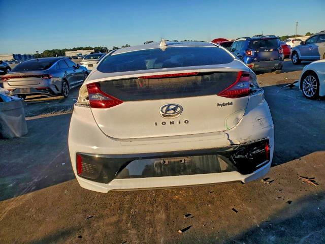 Фото 6 - HYUNDAI IONIQ