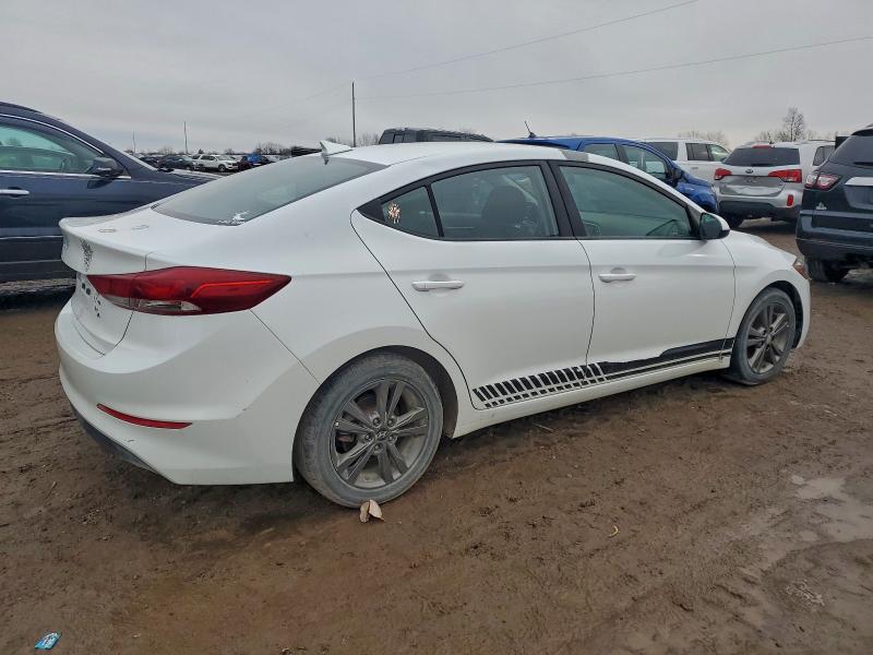 Фото 3 - HYUNDAI ELANTRA