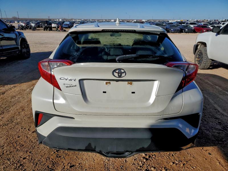 Фото 6 - TOYOTA C-HR