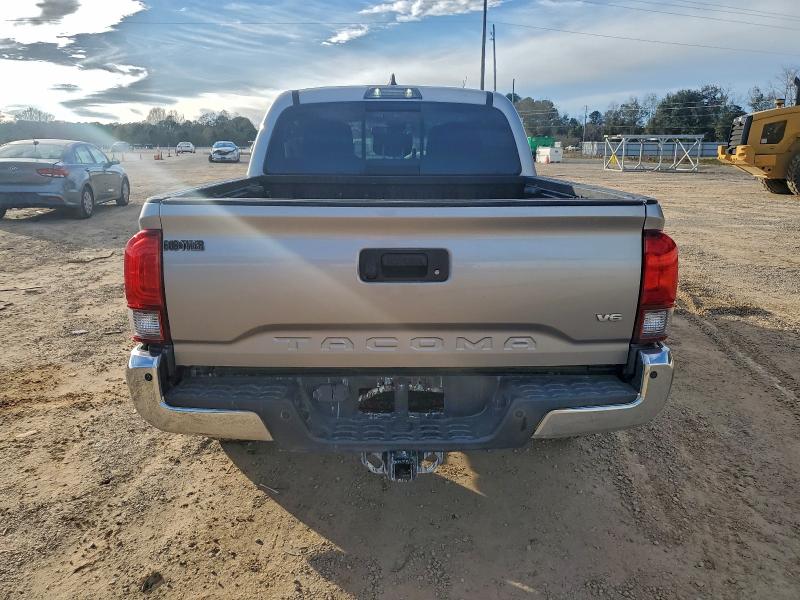 Фото 6 - TOYOTA TACOMA