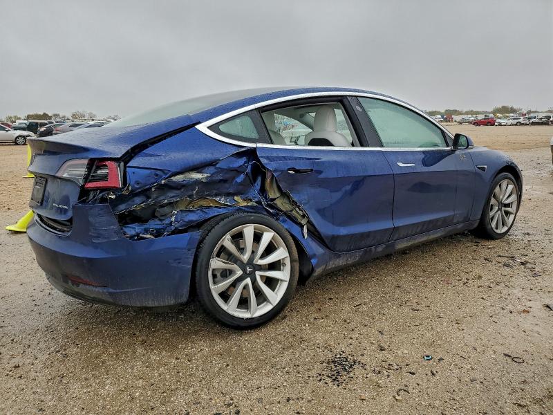 Фото 3 - TESLA MODEL 3