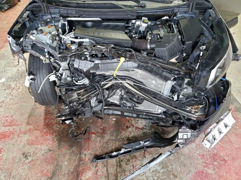 Фото 12 - NISSAN ROGUE