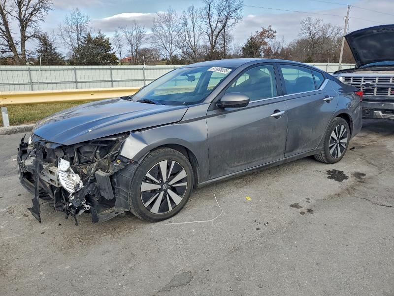 Фото 1 - NISSAN ALTIMA