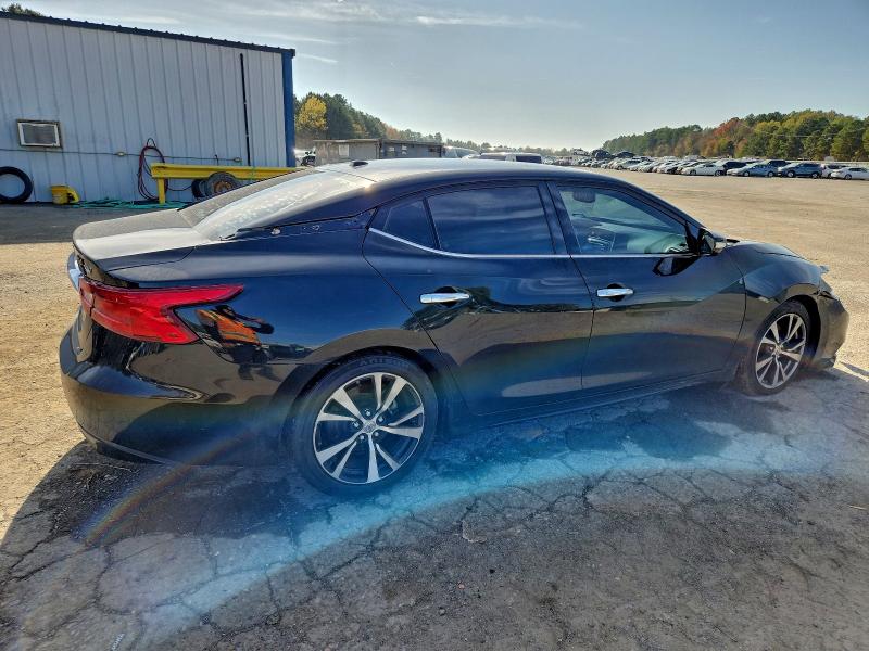 Фото 3 - NISSAN MAXIMA